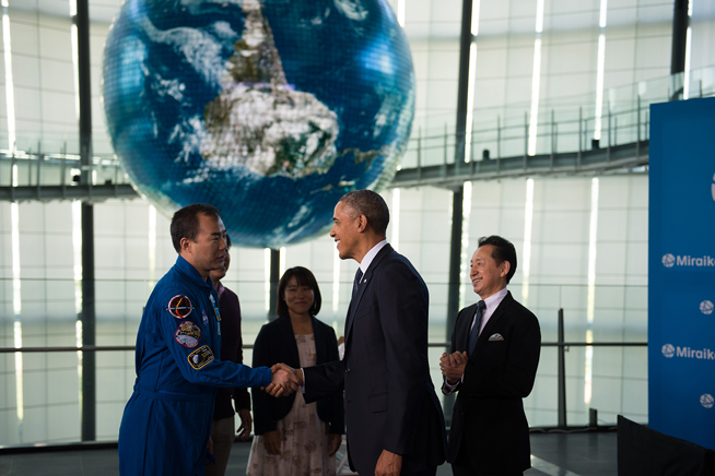 President Obama Greets Japanese Astronauts and Students