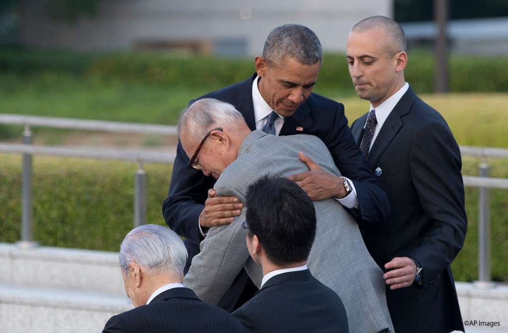 President Obama with hibakusha Mr. Mori in Hiroshima