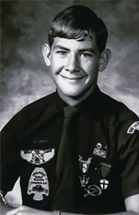 13歳でボーイスカウト最高位のイーグルスカウトになった (Boy Scouts of America)