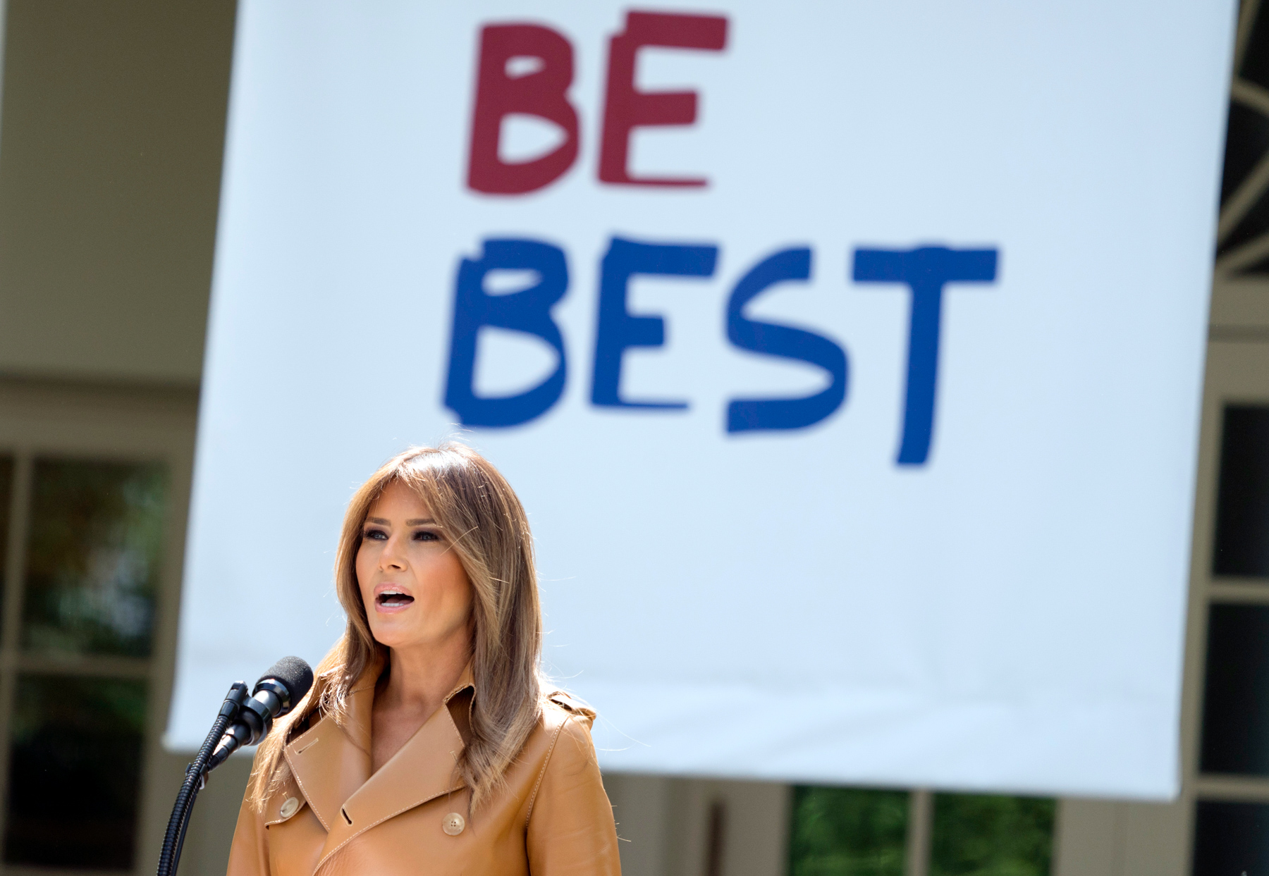 新たな活動を立ち上げ 歴代大統領夫人の仲間入りをしたメラニア夫人 American View