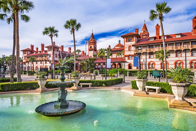 Square and fountain in St. Augustine, Florida (Shutterstock)