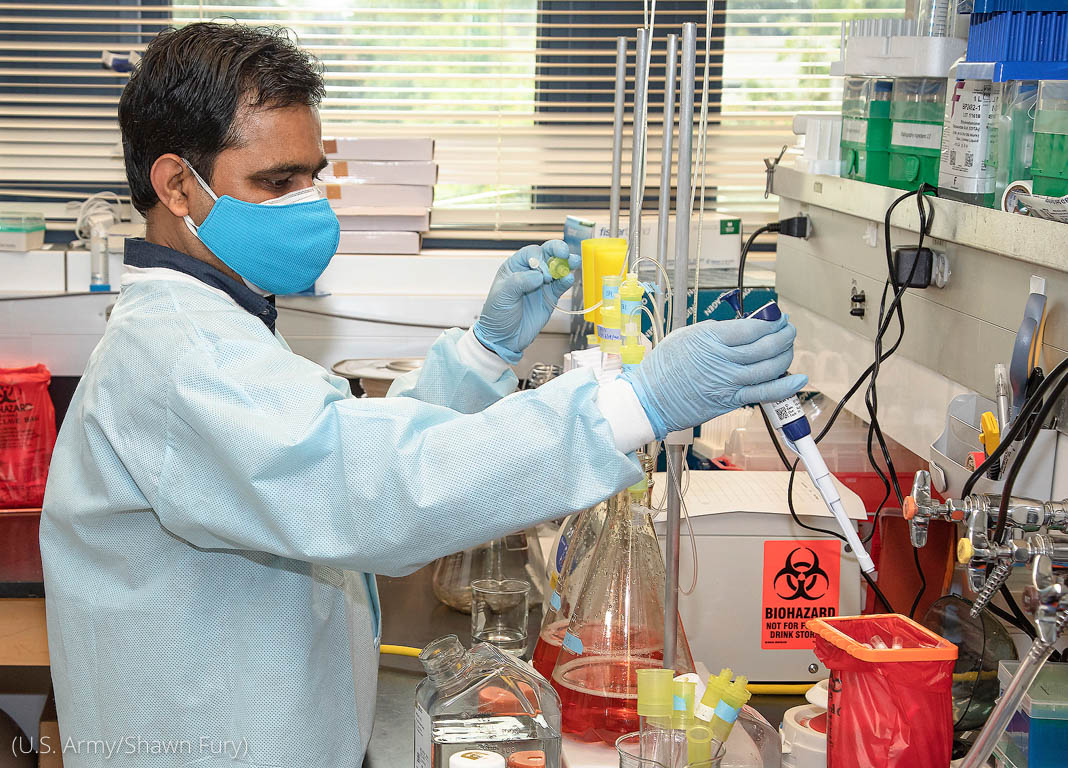 Scientists and lab technicians at the Walter Reed Army Institute of Research work to counter threats of emerging infectious diseases to U.S. forces. (U.S. Army/Shawn Fury)