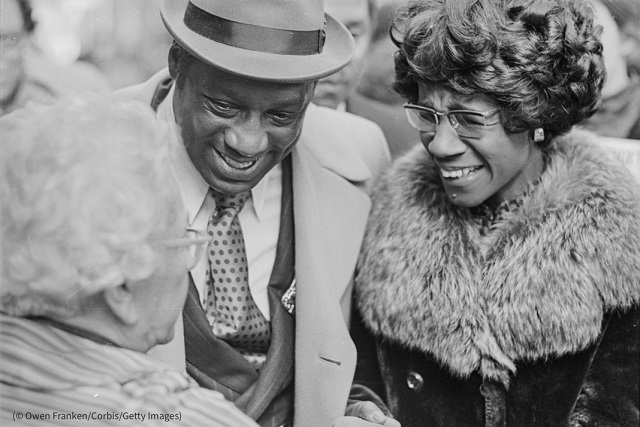 シャーリー・チザムは連邦議会に当選した初の黒人女性で、1968年から1979年まで下院議員を務めた。主要政党から出馬した初の黒人女性大統領候補として、1972年の民主党大会で選挙活動をするチザム (© Owen Franken/Corbis/Getty Images)