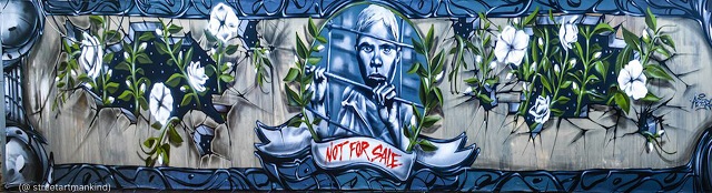 キューバ系アメリカ人アーティスト、アブストラクの作品。マイアミに設置されている壁画「売り物ではない」は人身取引の被害者をテーマにしている (@ streetartmankind)