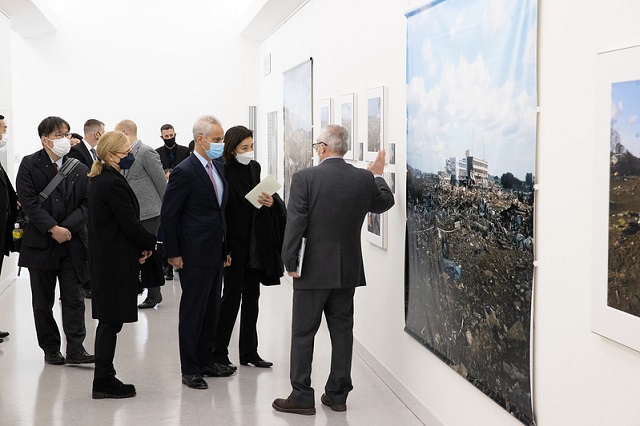 U.S. Ambassador to Japan Rahm Emanuel toured the Ruins of the Great East Japan Earthquake Kesennuma City Memorial Museum on March 10, 2022. (U.S. Embassy, Tokyo)
